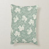 かわいい笑うゾウのクリームとセージのグリーン アクセントクッション (裏面(縦))