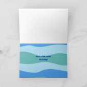 かわいい笑顔のケーキ入りサメ誕生日 カード (内部)