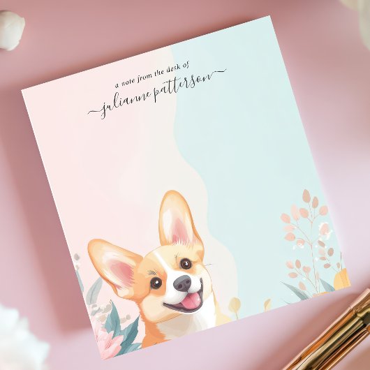 かわいい笑顔のコルギドッグのフローラパーソナライズされた名 ノートパッド