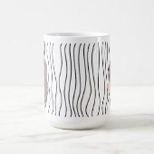 かわいい笑顔の女ストライプののマグカップ。見た目を選べ コーヒーマグカップ (中央)