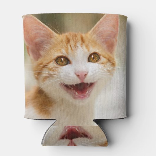 かわいい笑顔の子猫おもしろい顔猫ニャー写真 缶クーラー (裏面)