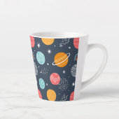 かわいい笑顔の惑星パターン カフェラテマグ (右)