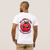 かわいい笑顔の漫画のリンゴ – 葉と明るい赤 Tシャツ (裏面フル)