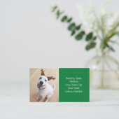 かわいい笑顔の白いトナカイ犬グリーンクリスマス 名刺 (スタンド正面)