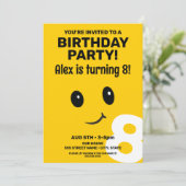 かわいい笑顔顔誕生日招待状 招待状 (スタンド正面)