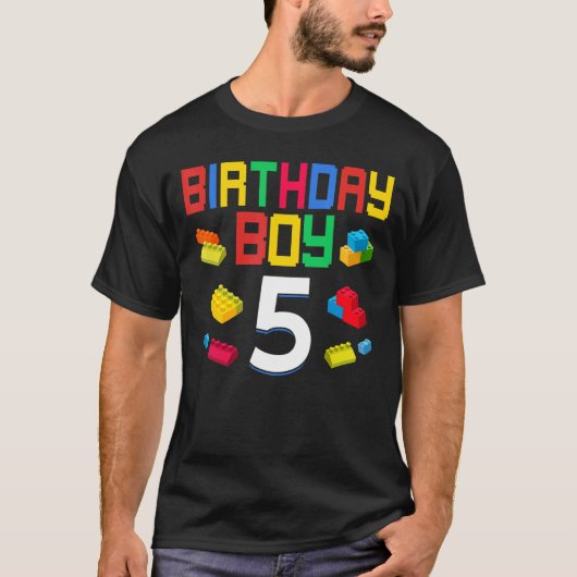 かわいい第5誕生日5歳ブロック建物少年 Tシャツ (正面)