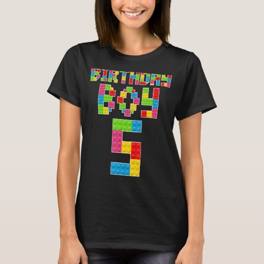 かわいい第5誕生日5歳ブロック建物少年 Tシャツ (正面)