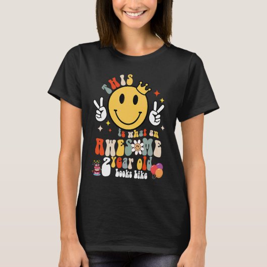 かわいい素晴らし2歳は2歳の誕生日おぼれに似ている Tシャツ (正面)
