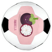 かわいい紫のマンゴスチン漫画イラストレーション サッカーボール (回転)