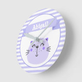 かわいい紫の猫 |パーソナライズされた子供部屋または子供' ラウンド壁時計 (傾斜)
