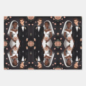 かわいい結婚カップルと大きな幸せなスマイル。 ラッピングペーパーシート (正面2)