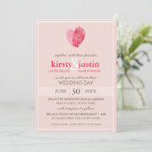 かわいい結婚式を招待モダン指紋ハートピンク 招待状 (スタンド正面)