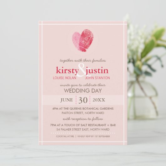 かわいい結婚式を招待モダン指紋ハートピンク 招待状 (スタンド正面)