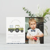 かわいい緑と青の農業トラクターの子供写真誕生日 サンキューカード (スタンド正面)