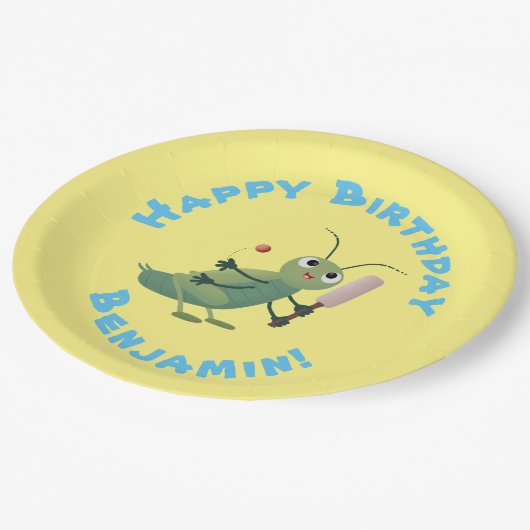 かわいい緑のクリケット昆虫漫画イラストレーション ペーパープレート (アングル)