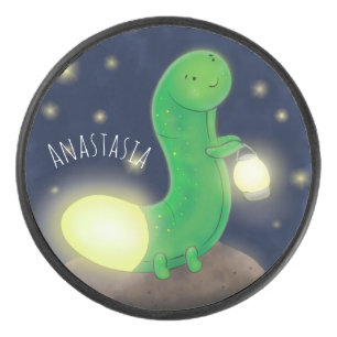 かわいい緑のグローの虫の漫画イラストレーション アイスホッケーパック