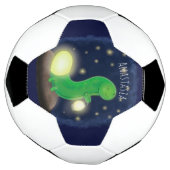 かわいい緑のグローの虫の漫画イラストレーション サッカーボール (回転)