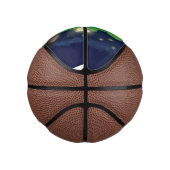 かわいい緑のグローの虫の漫画イラストレーション ミニバスケットボール (右)