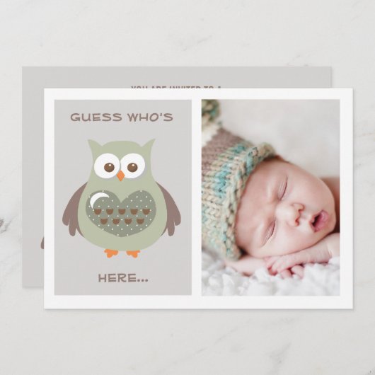 かわいい緑のフクロウのベビーの発表の写真カード 招待状 (正面/裏面)