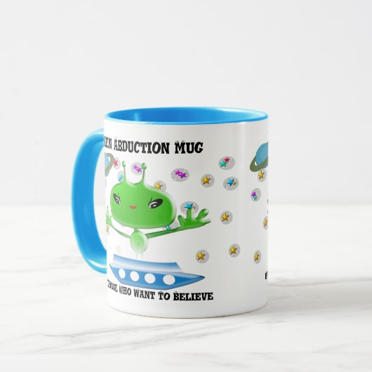 かわいい緑の宇宙エイリアンと宇宙船 マグカップ (正面左)