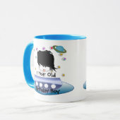 かわいい緑の宇宙エイリアンと宇宙船 マグカップ (正面左)