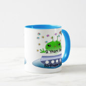 かわいい緑の宇宙エイリアンと宇宙船 マグカップ (正面右)