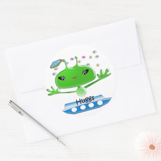 かわいい緑の宇宙エイリアンと宇宙船 ラウンドシール (封筒)