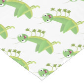 かわいい緑の幸せバッタ漫画 ショートテーブルランナー (コーナー)