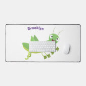 かわいい緑の幸せバッタ漫画 デスクマット (キーボード&マウス)