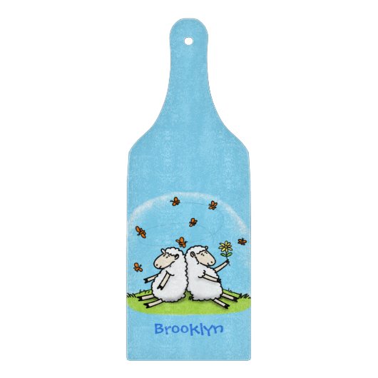 かわいい羊の友人と蝶の漫画 カッティングボード (正面)