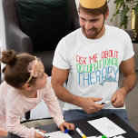 かわいい職業頼セラピストOTについて Tシャツ<br><div class="desc">世界の職業セラピストに可愛いOT最高のシャツ。赤、緑、青の頼中にイルカが乗った「職業のセラピーに関してかわいらし私」と言うプレゼント。子供素晴らしのOTのギフト。子どもは職業セラピーに大いに利く。*このアイテムで使用されているイメージはライセンスを取得し、©グラフィックスFactory.com</div>