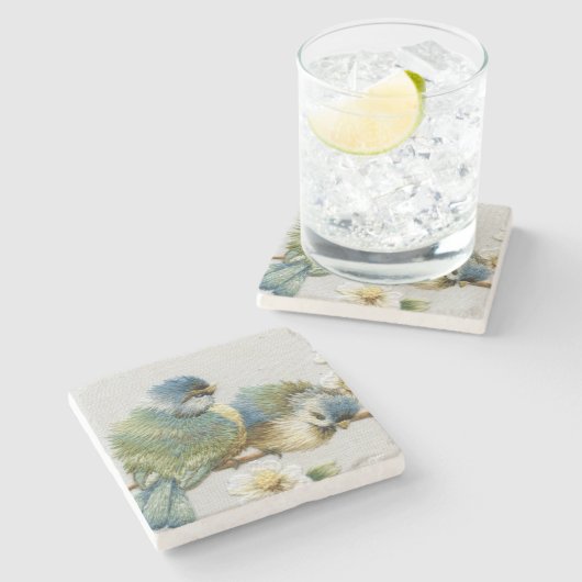 かわいい花のティール（緑がかった色）のミントの緑の刺繍の鳥 ストーンコースター (横)