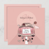 かわいい花嫁と新郎のピンクの getaway car 招待状 (正面/裏面)