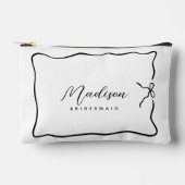 かわいい花嫁の介添え人 コケッタ スタイルのスクリプト リボン アクセサリーポーチ (正面)