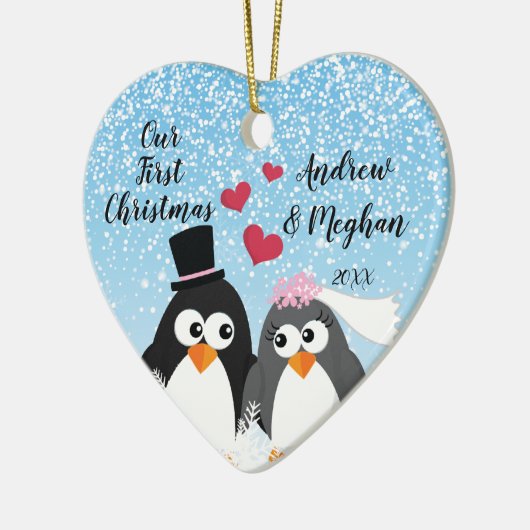 かわいい花嫁の新郎のペンギン私達の初めてのクリスマス セラミックオーナメント (左)