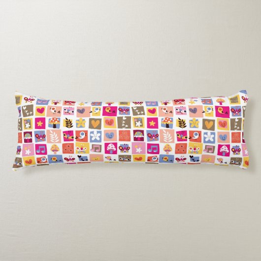 かわいい花、鳥、ハートはパターンを平方します ボディピロー (正面)