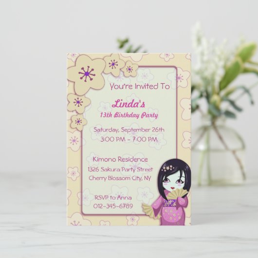 かわいい芸者のピンクおよび白い桜の誕生会 招待状 (スタンド正面)