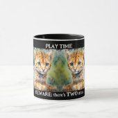 かわいい芸術的ベビータイガー猫たち マグカップ (中央)