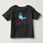 かわいい若いスプラッシャー女の子ピンクのアクアクジラTシャツ トドラーTシャツ (正面)
