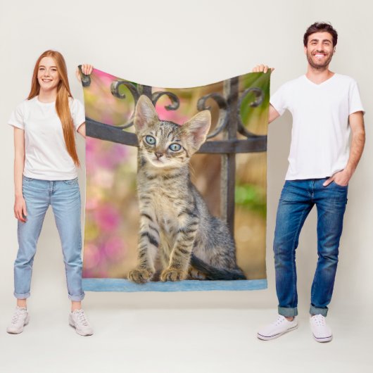 かわいい若い虎猫の子猫と青い目|過去記事 フリースブランケット (インサイチュ)