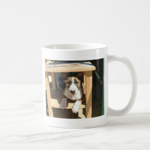 かわいい英国のブルテリアの子犬 コーヒーマグカップ