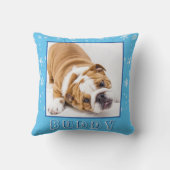 かわいい英国のブルドッグがスノーフレーク·クリスマスドッグの写真 クッション (裏面)