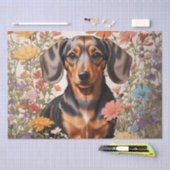 かわいい茶色のダックスフンドとコスモスの花 薄葉紙 (クラフト)