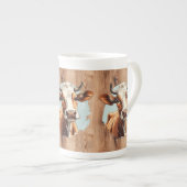 かわいい茶色の牛の愛好家の国 ボーンチャイナマグカップ (正面右)