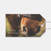 かわいい茶色の馬の鼻の誕生日のクローズアップ ギフトタグ (正面(横))