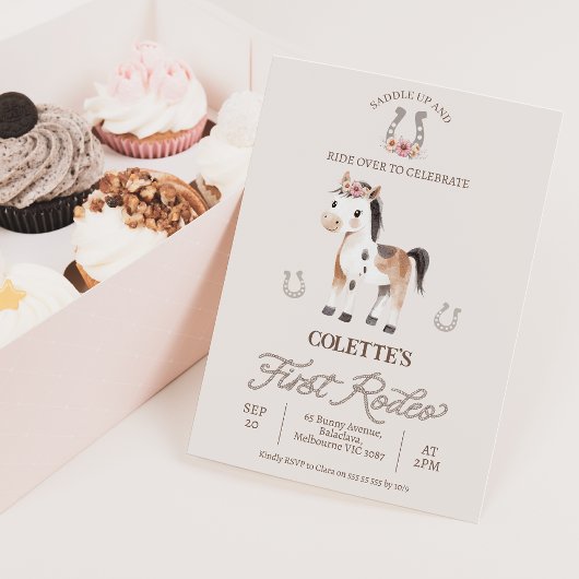 かわいい茶色の馬 ファーストロデオ 1歳の誕生日 招待状