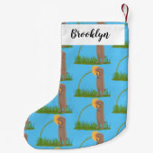 かわいい草原の犬が花漫画を嗅ぐ スモールクリスマスストッキング (裏面)