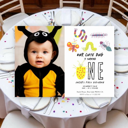 かわいい虫の子供の1歳の誕生日パーティー 招待状