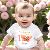 かわいい蝶ピンクフローラ名女の子1st誕生日 ベビーTシャツ