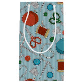 かわいい裁縫テーマパターン青 スモールペーパーバッグ (正面)